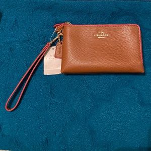 ‼️Coach Chestnut Wristlet‼️